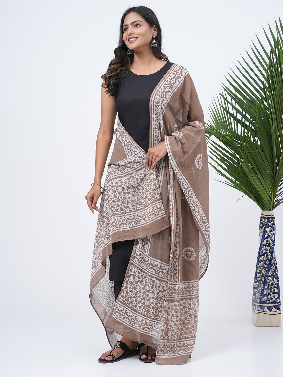 

HELLA FASHIONS Ethnic Motifs Printed Dupatta, Brown