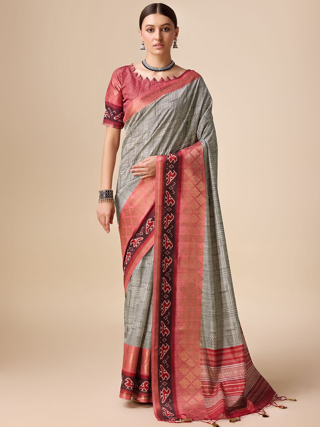 

Ishin Ethnic Motifs Printed Woven Design Zari Tussar Saree, Grey