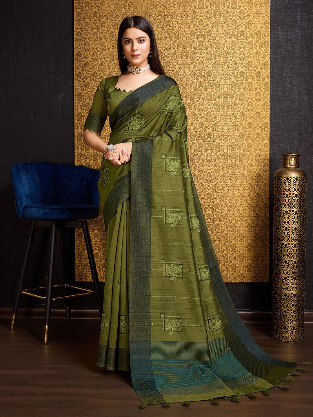 

Ishin Ethnic Motifs Woven Design Tussar Saree, Green