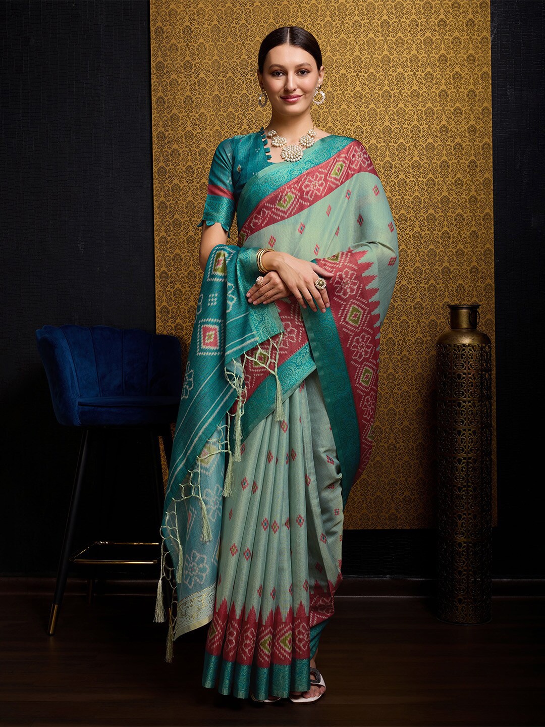 

Ishin Ethnic Motifs Printed Woven Design Saree, Sea green