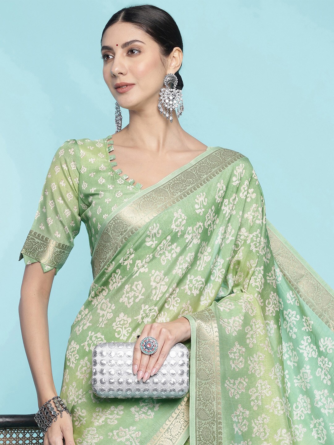 

Ishin Ethnic Motifs Printed Woven Design Zari Saree, Green