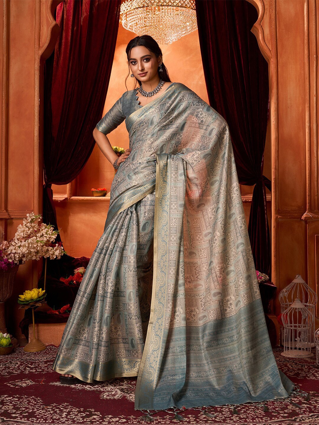 

Ishin Ethnic Motifs Zari Saree, Grey