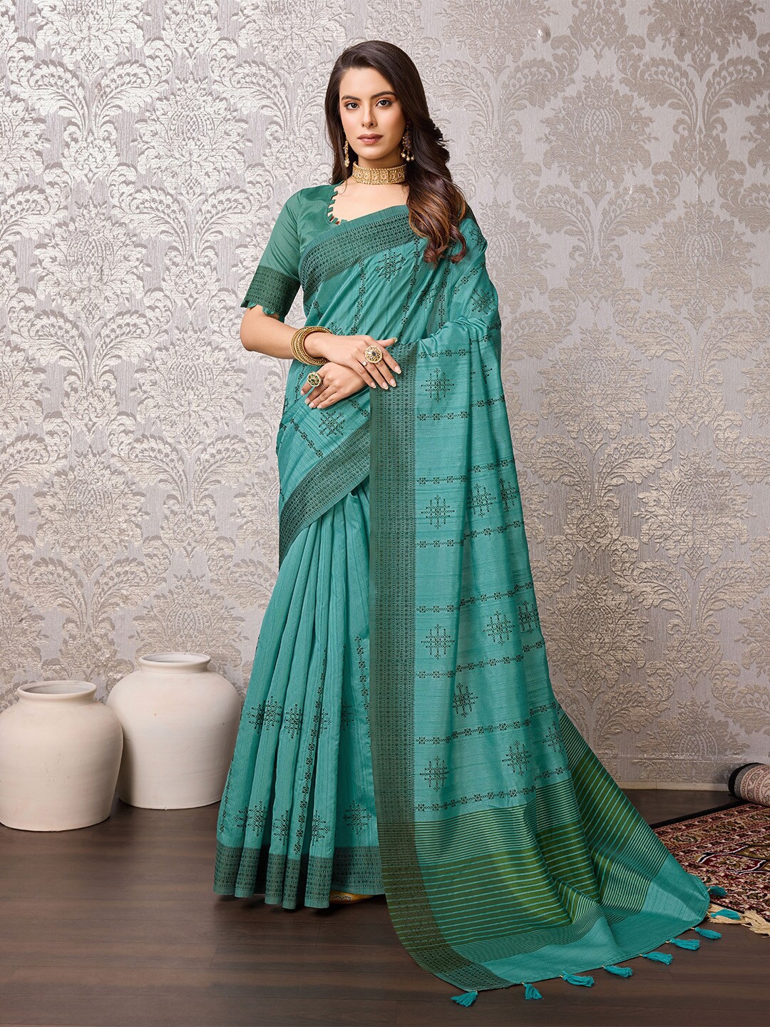 

Ishin Ethnic Motifs Embroidered Woven Design Tussar Saree, Teal