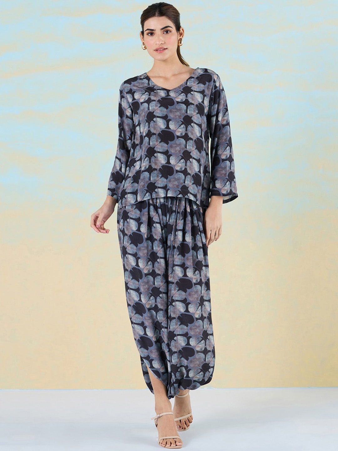 

navyasa by liva Blooming Harmony Printed V-Neck Top With Harem Pants, Black