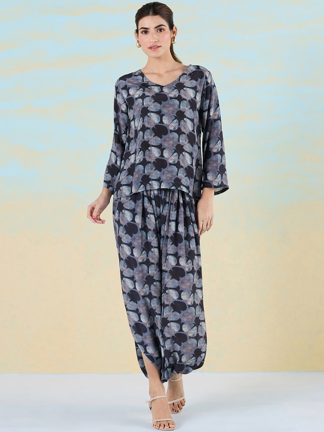 

navyasa by liva Blooming Harmony Printed V-Neck Top With Harem Pants Co-Ords, Black