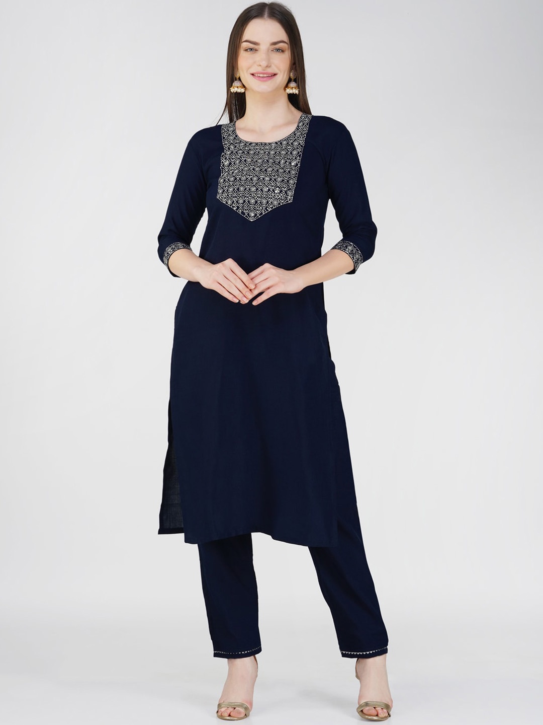 

ARADHNA Ethnic Motifs Yoke Design Regular Thread Work Kurta with Trousers, Navy blue