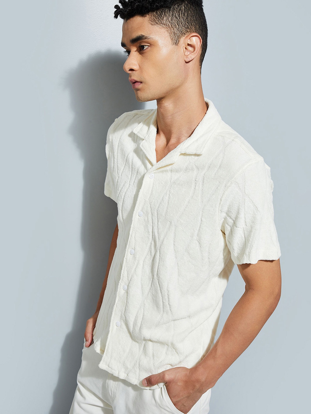 

max Men Opaque Striped Casual Shirt, Off white