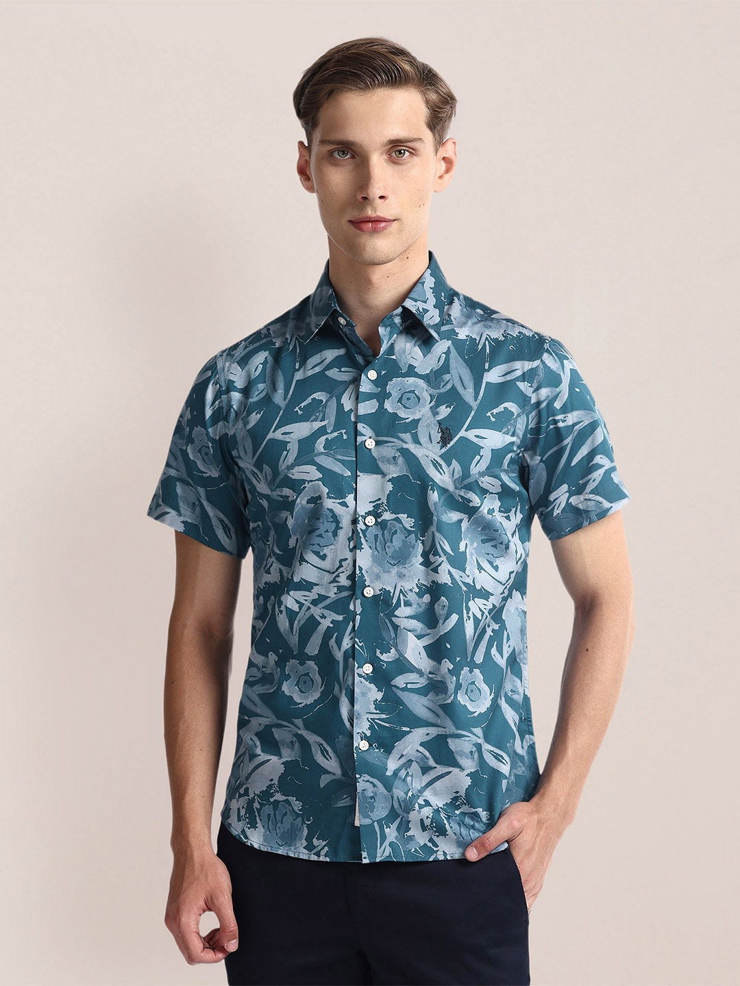 

U.S. Polo Assn. Tailored Fit Floral Printed Spread Collar Cotton Casual Shirt, Blue