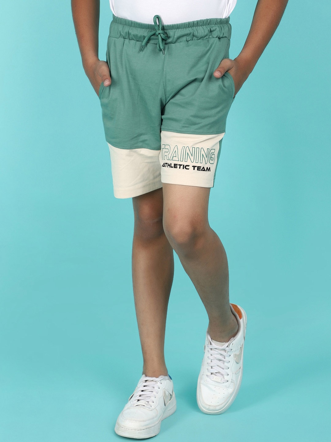 

V-Mart Boys Colourblocked Mid Rise Cotton Shorts, Green