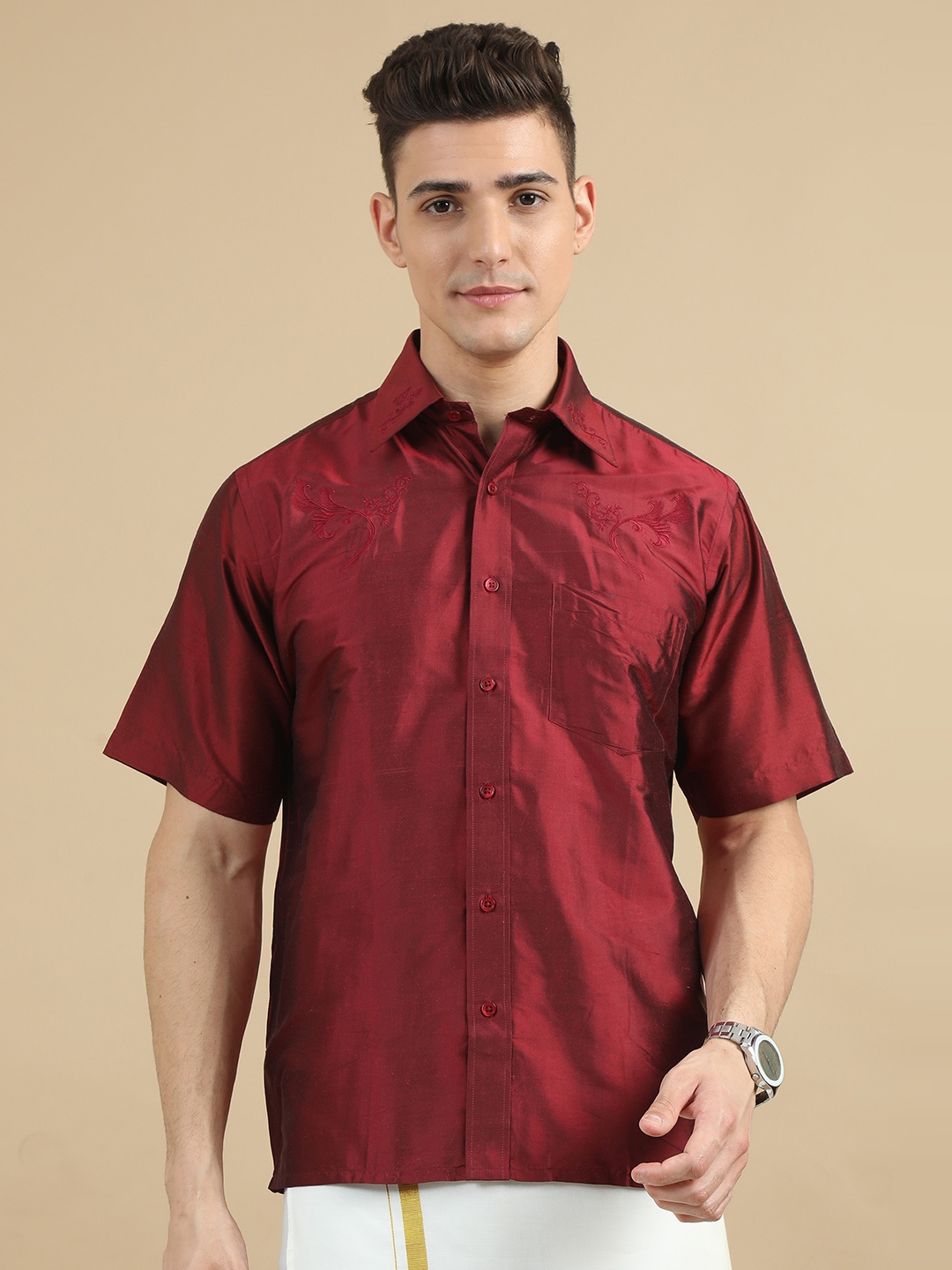 

TATTVA Classic Spread Collar Short Sleeves Casual Shirt, Maroon
