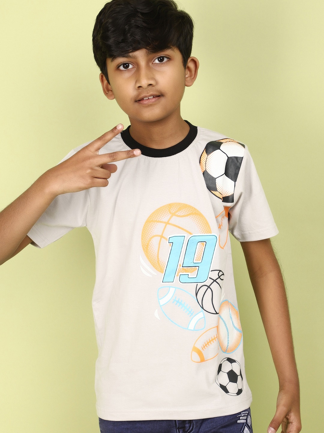 

V-Mart Boys Graphic Printed Cotton T-shirt, Grey