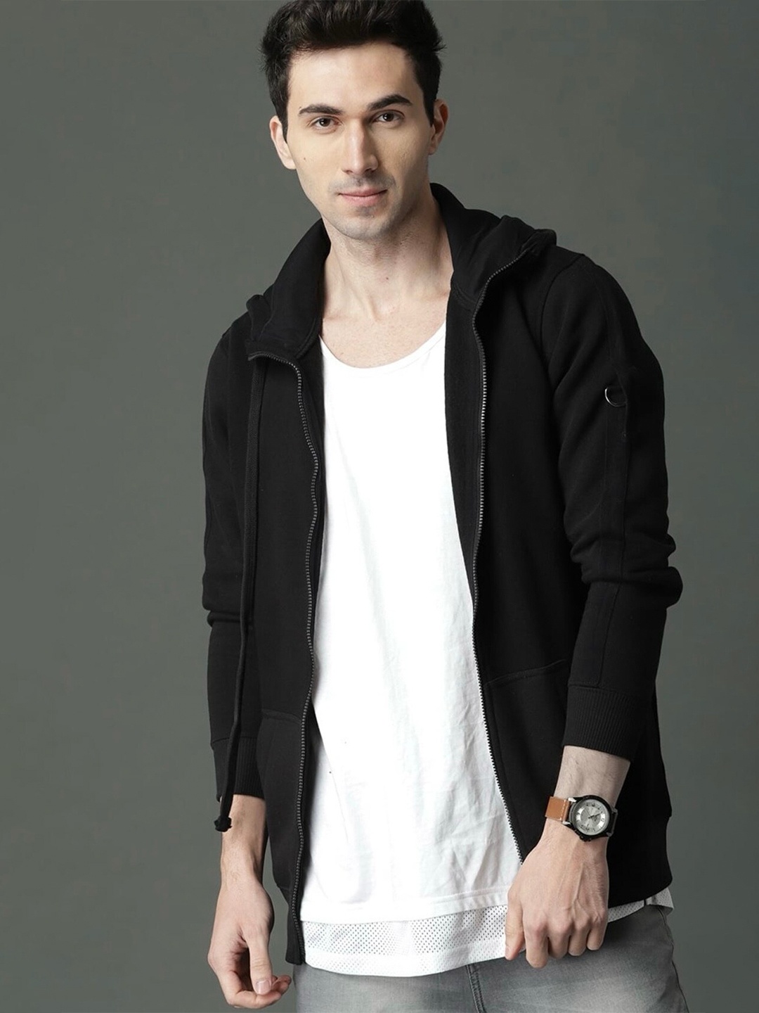 

The Roadster Lifestyle Co. Black Hooded Neck Sweatshirt
