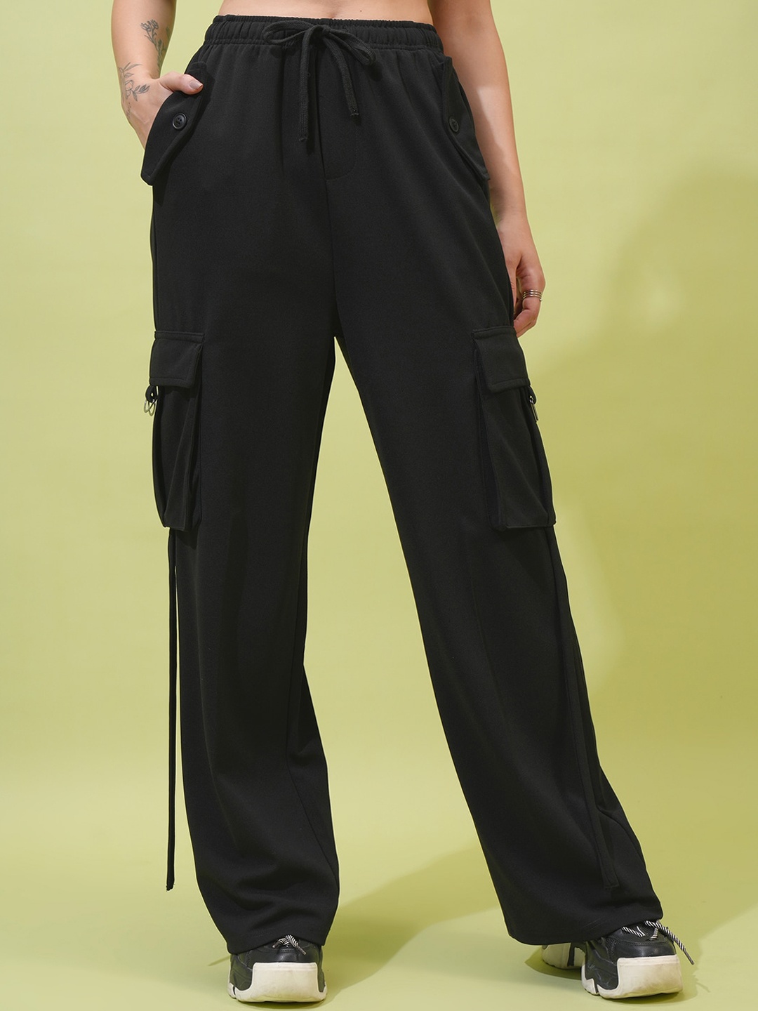 

Tokyo Talkies Women Black Knitted Wide Leg Cargos Trouser