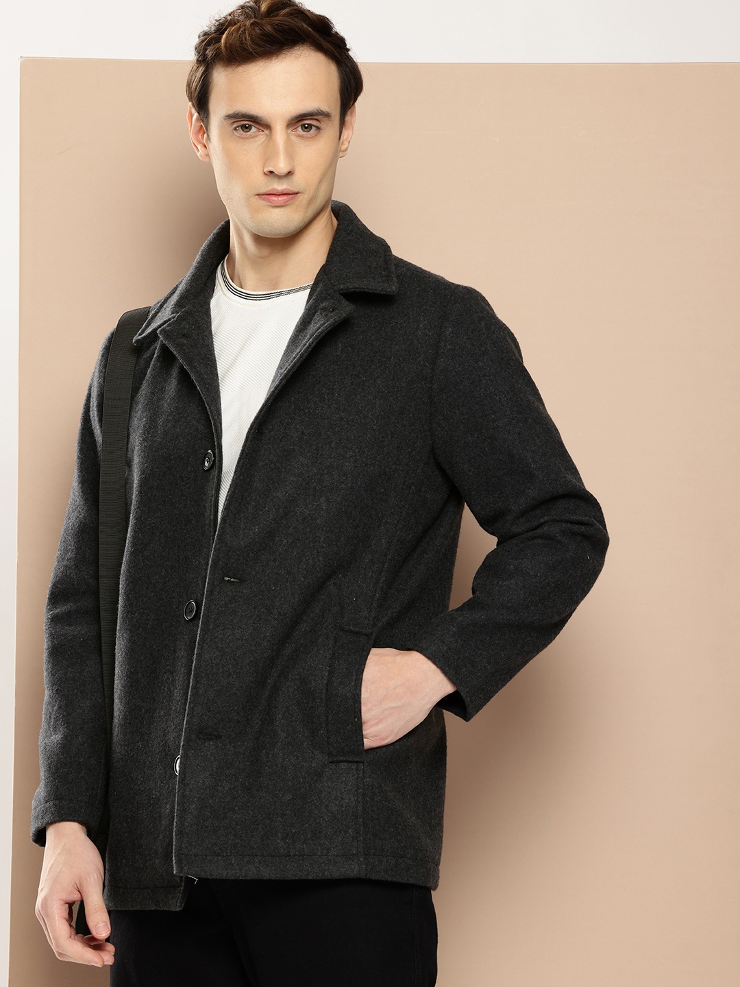 

INVICTUS Solid Notched Lapel Coat, Black