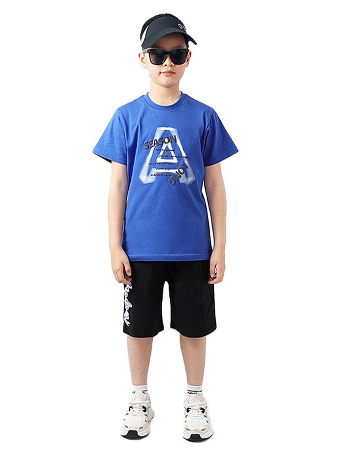 

StyleCast x Revolte Boys Printed Round Neck Applique Regular Fit T-shirt, Blue