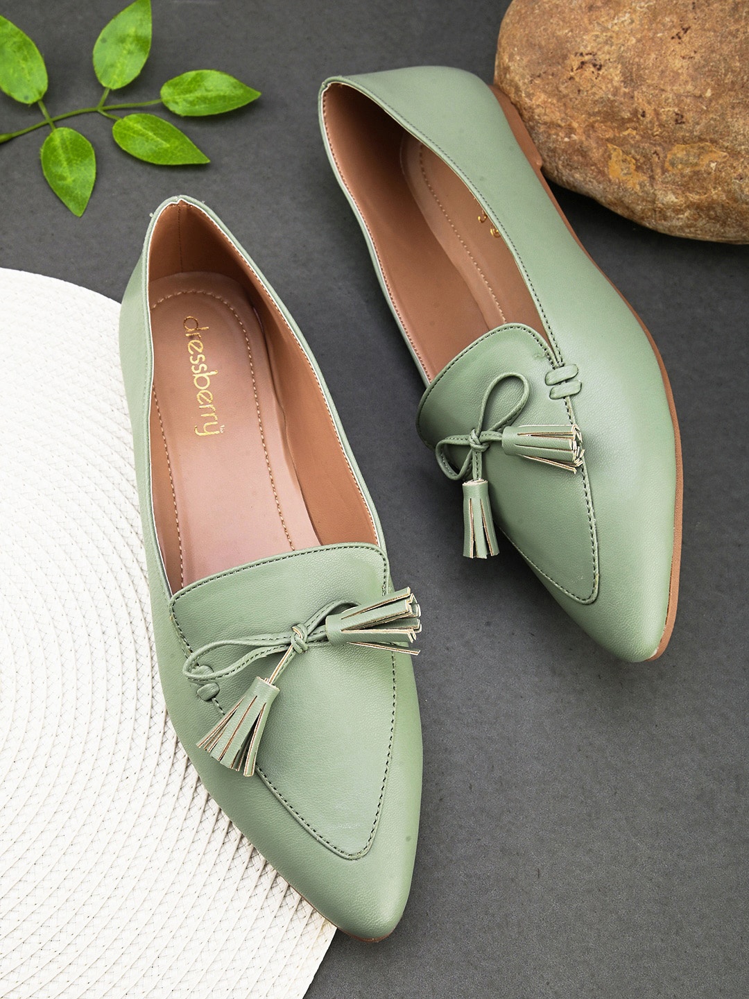 

DressBerry Green Bow Detailed Ballerinas