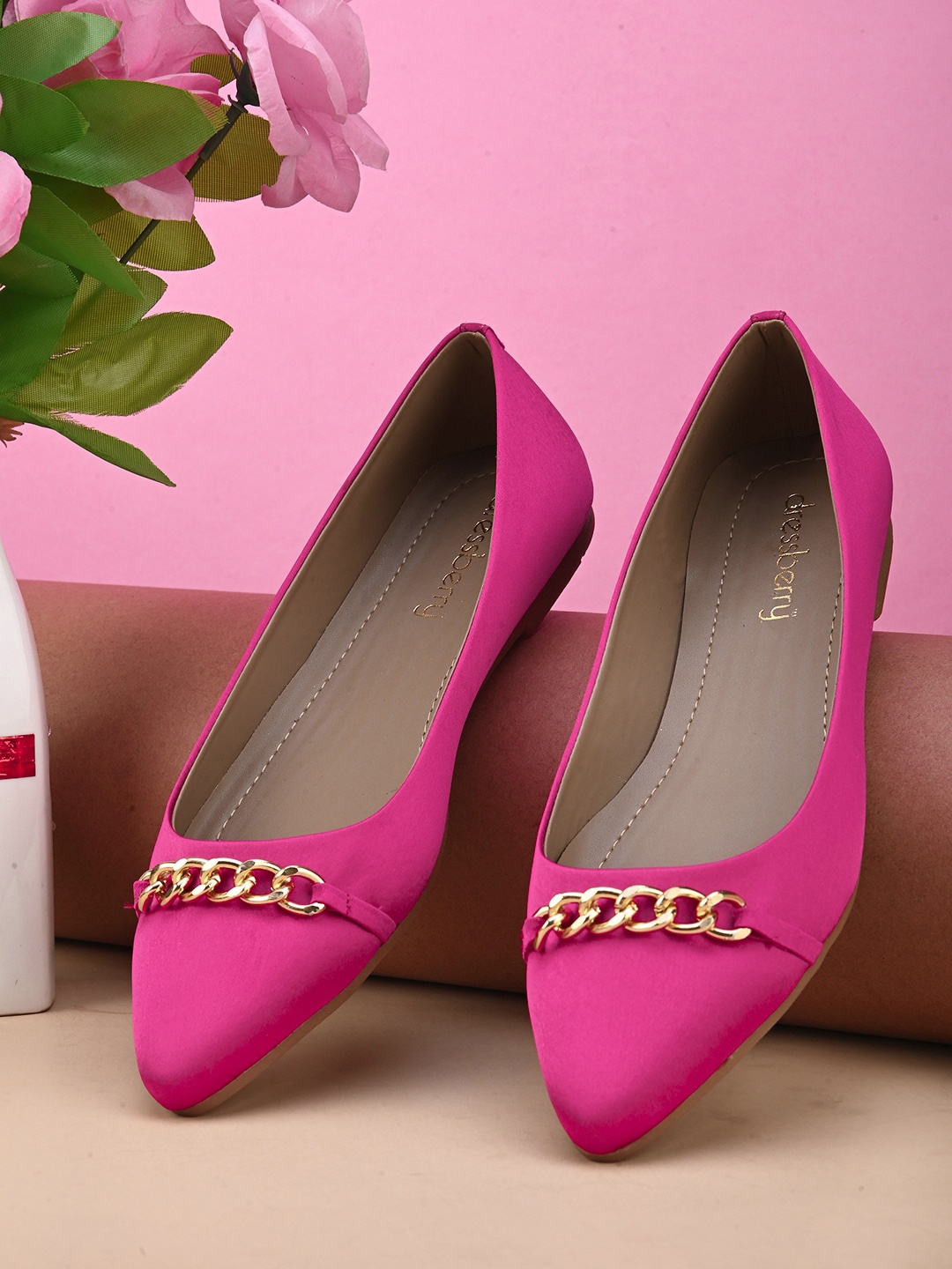 

DressBerry Fuchsia Embellished Ballerinas