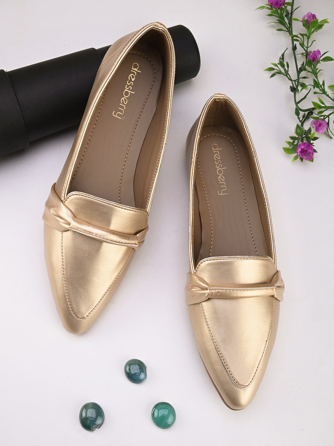 

DressBerry Gold Toned Textured Ballerinas