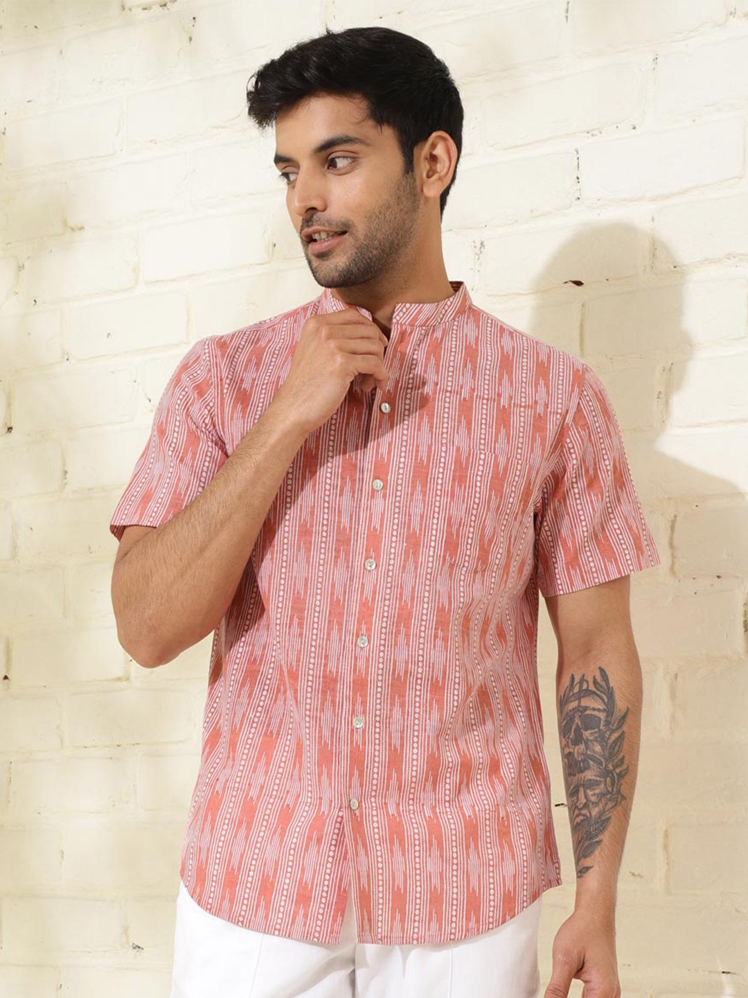 

Fabindia Slim Fit Opaque Printed Cotton Casual Shirt, Orange