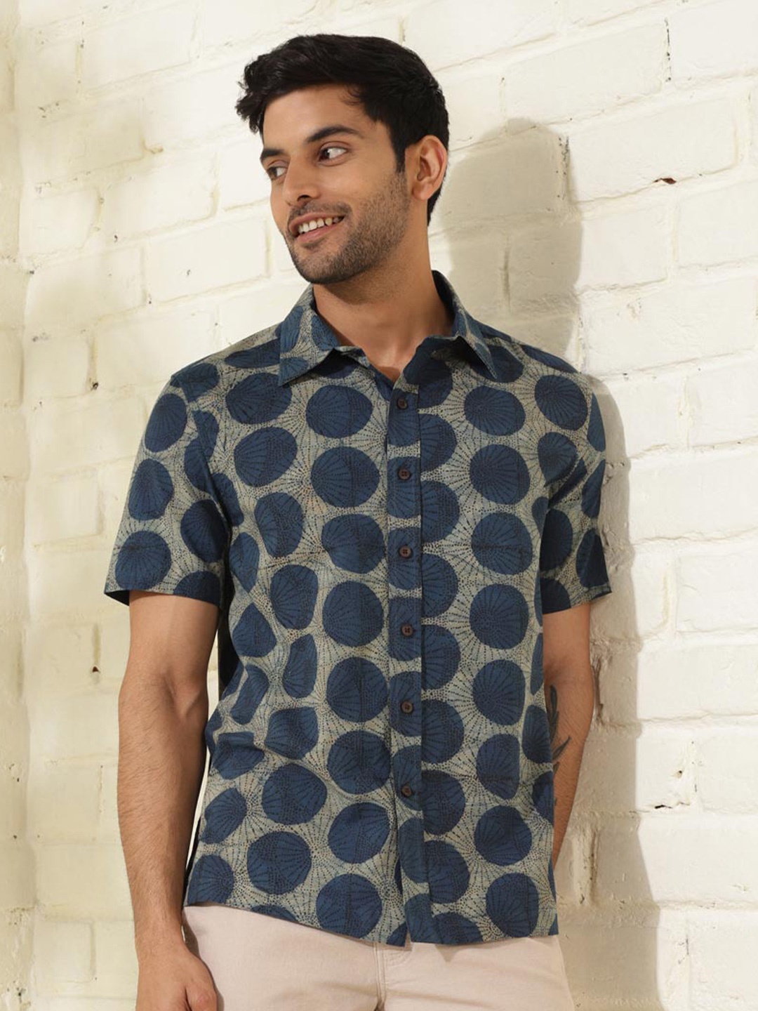 

Fabindia Opaque Geometric Printed Cotton Casual Shirt, Blue