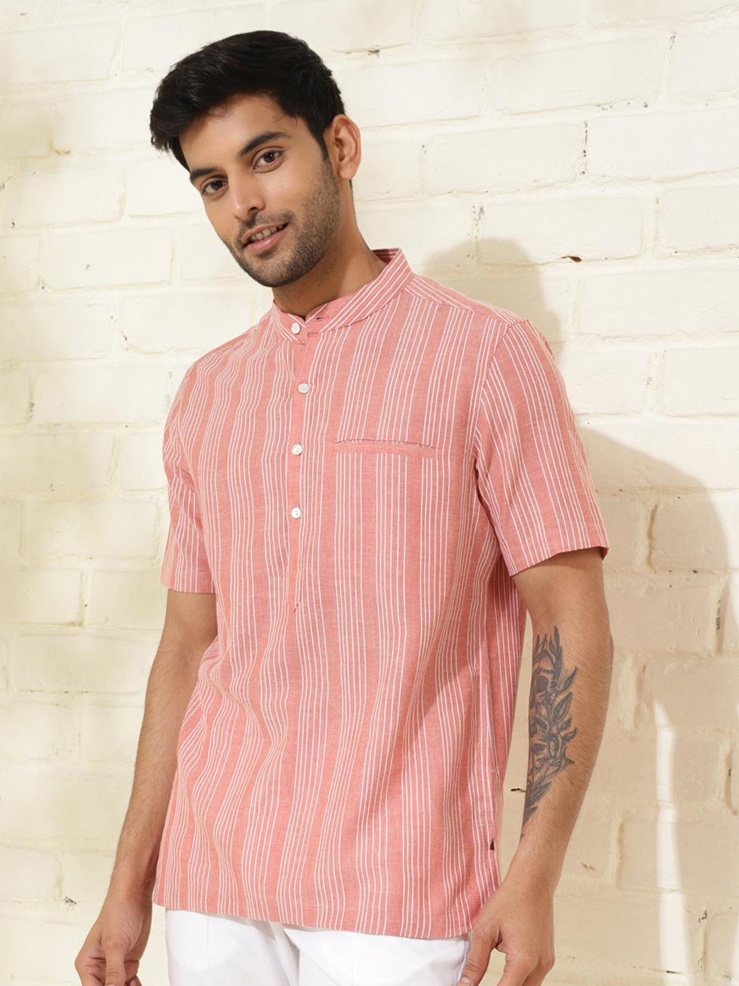 

Fabindia Slim Fit Opaque Striped Cotton Casual Shirt, Pink