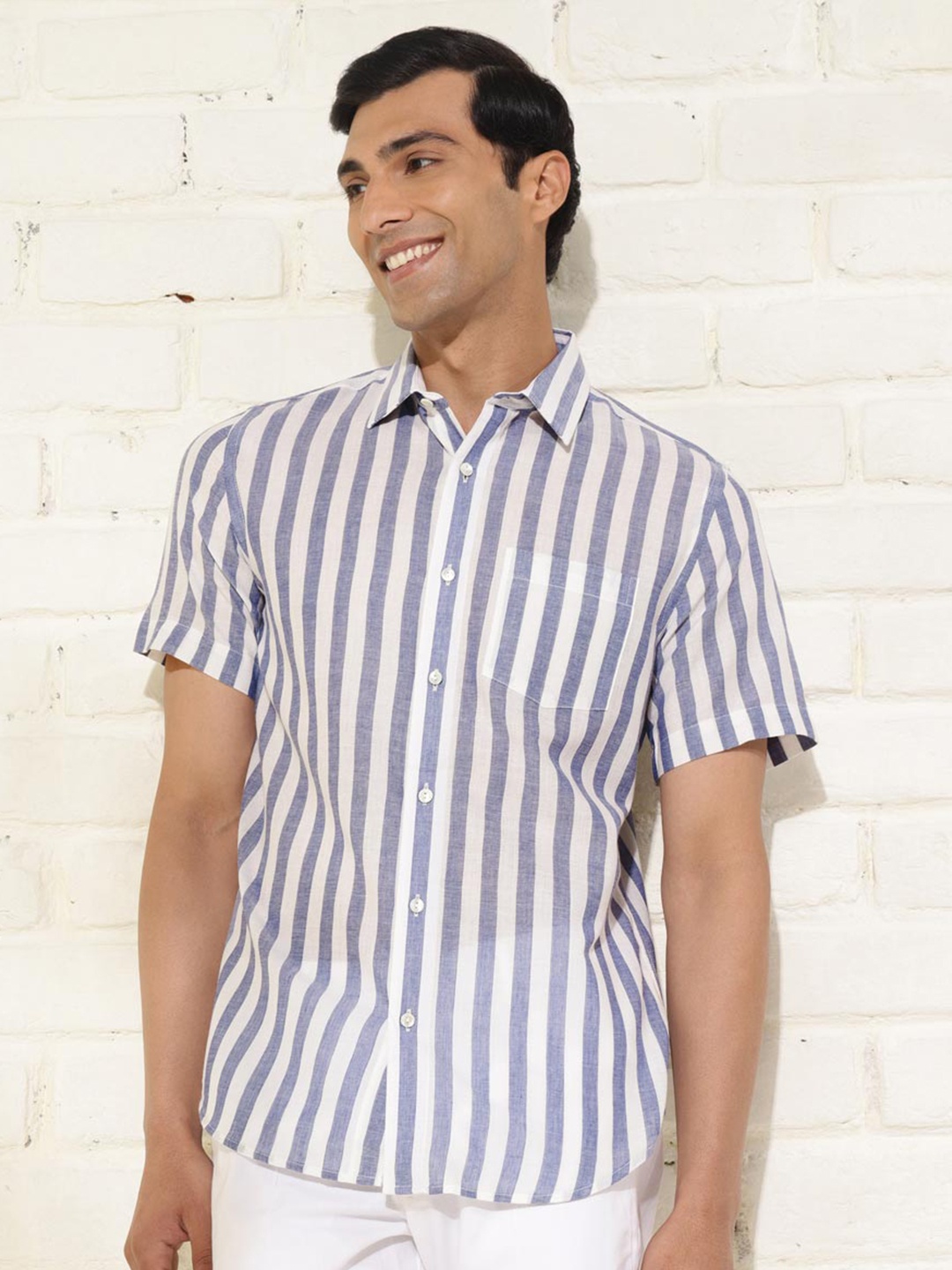 

Fabindia Slim Fit Vertical Striped Cotton Casual Shirt, Blue