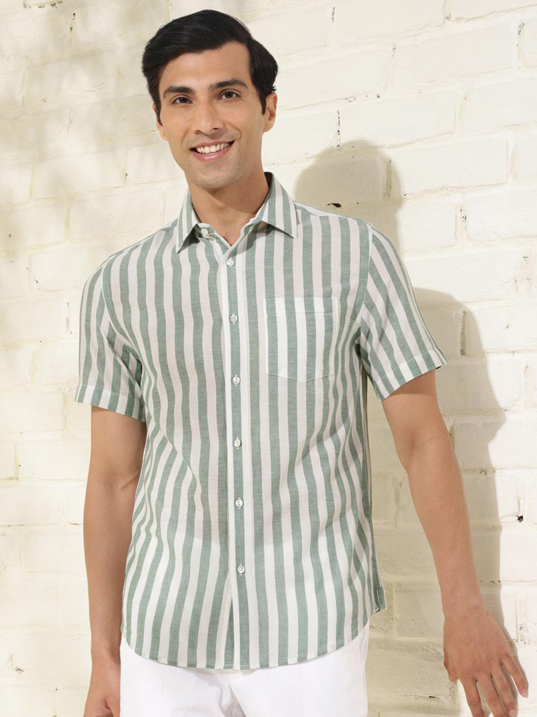 

Fabindia Slim Fit Opaque Striped Cotton Casual Shirt, White