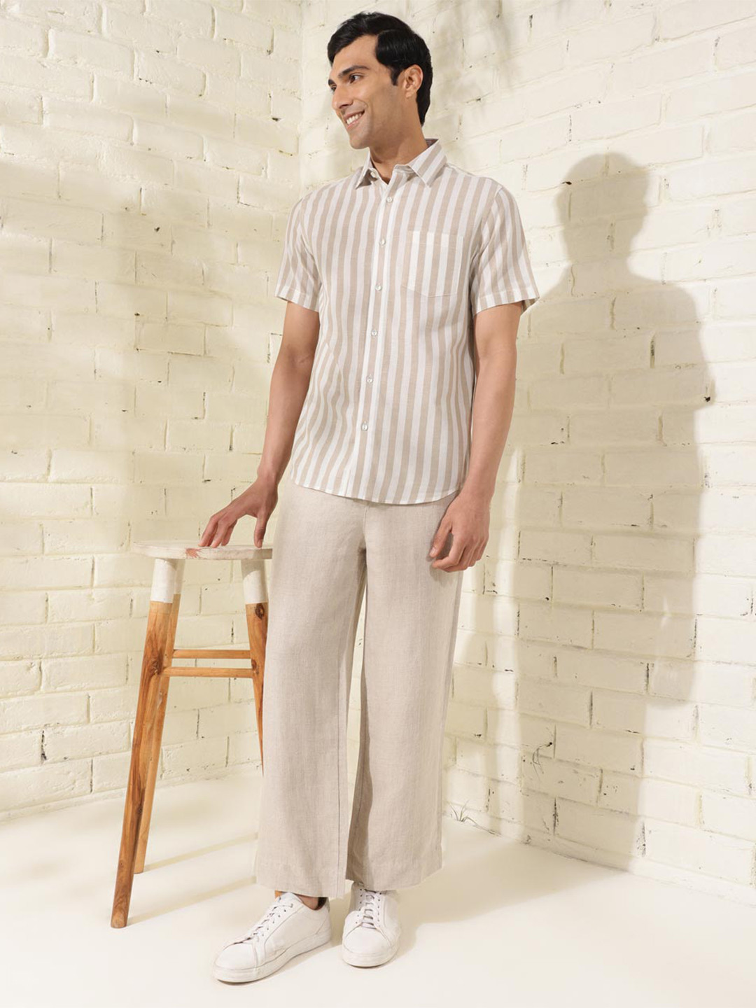 

Fabindia Slim Fit Vertical Striped Cotton Casual Shirt, White