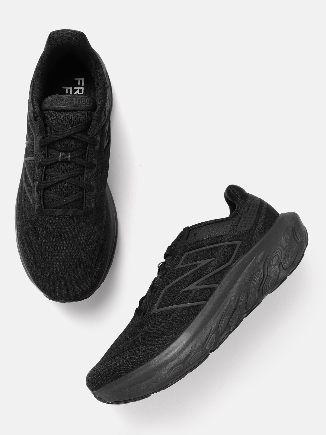 

New Balance Men Woven Design 1080 V13 Running Shoes, Black