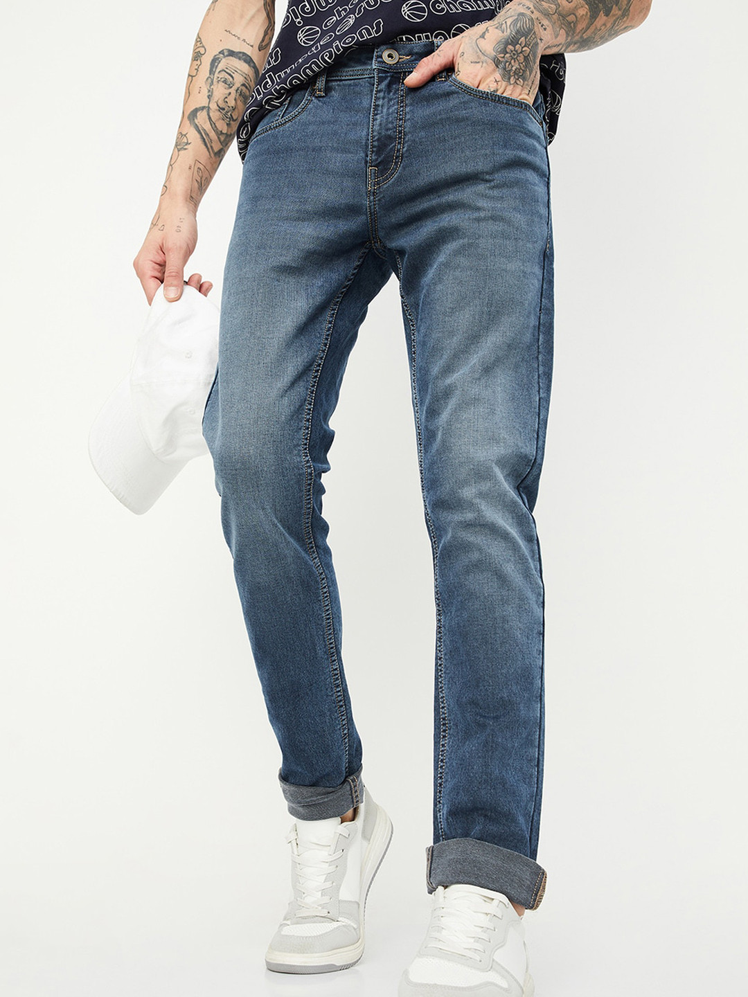 

max Men Light Fade Stretchable Jeans, Blue
