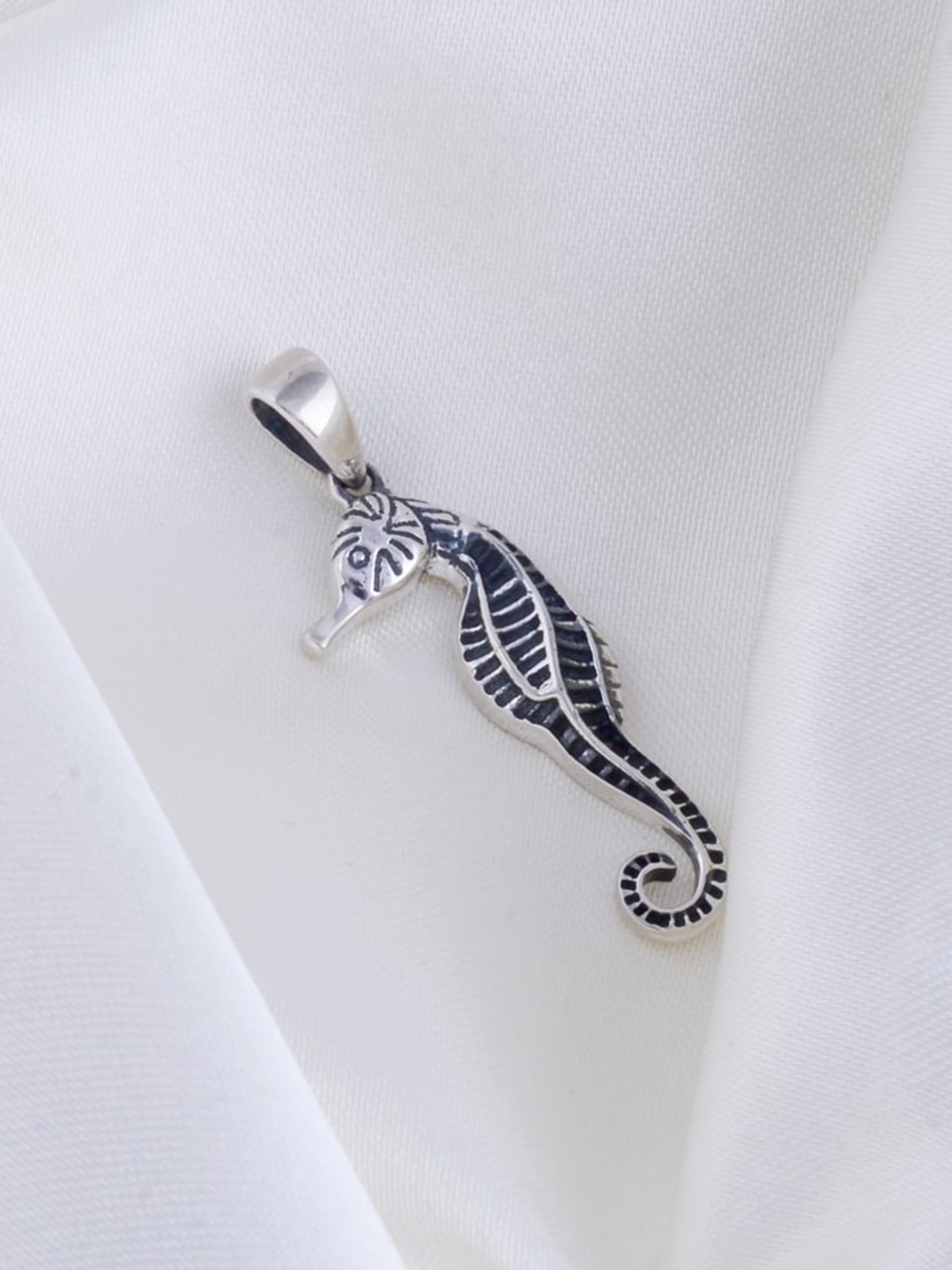 

HIFLYER JEWELS 925 Sterling Silver Contemporary Pendant With Chain