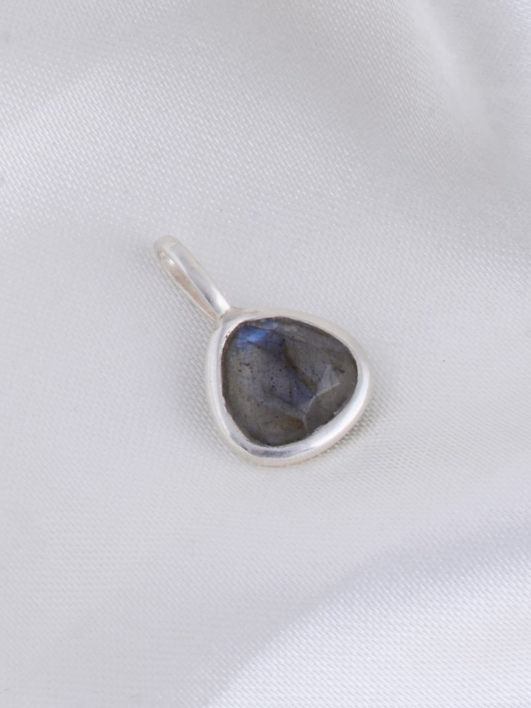 

HIFLYER JEWELS 925 Sterling Silver Contemporary Pendant With Chain, Blue