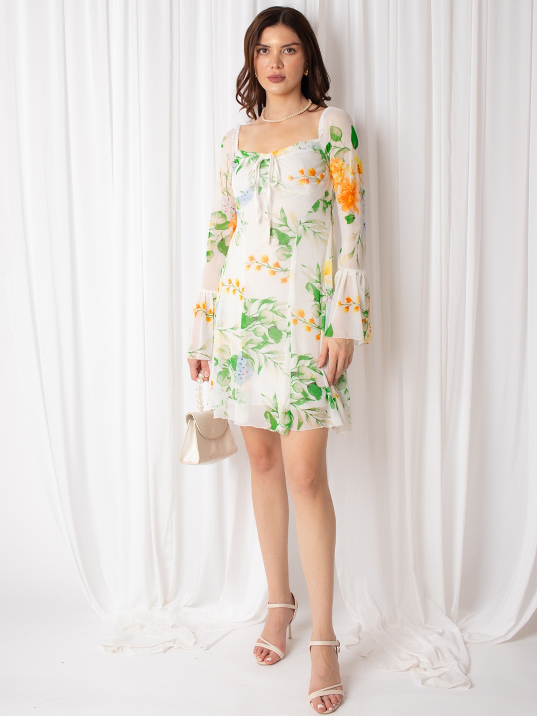 

Stylecast X Hersheinbox Floral Print Bell Sleeves A-Line Mini Dress, White