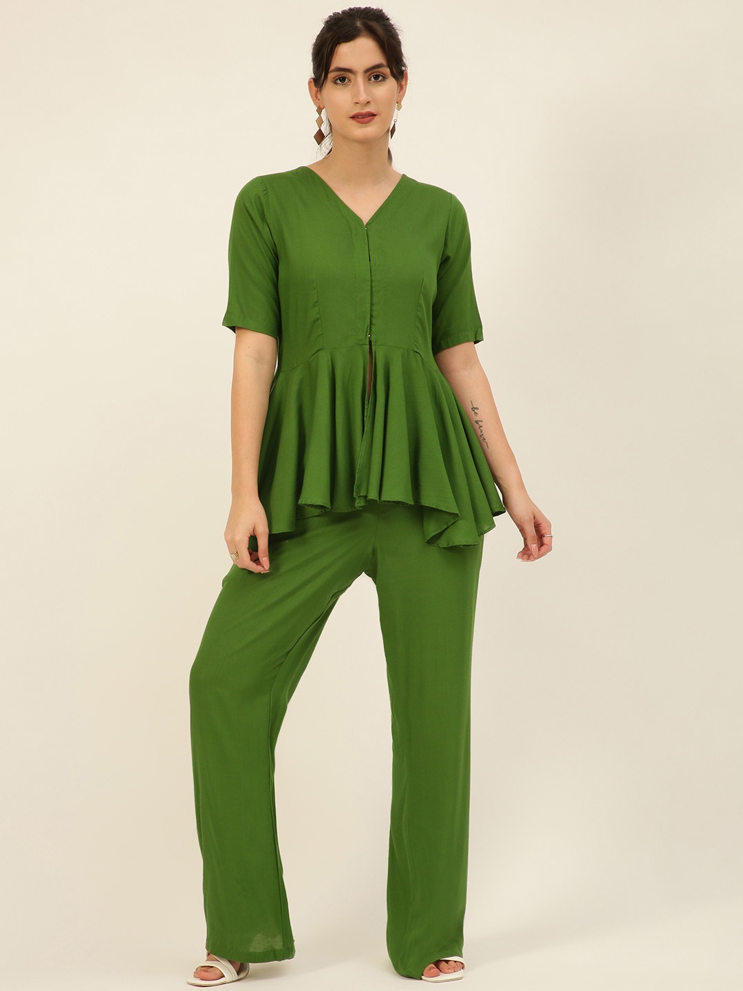 

JAVINISHKA Slim Fit V-Neck Tunic And Trouser Co-Ords, Green