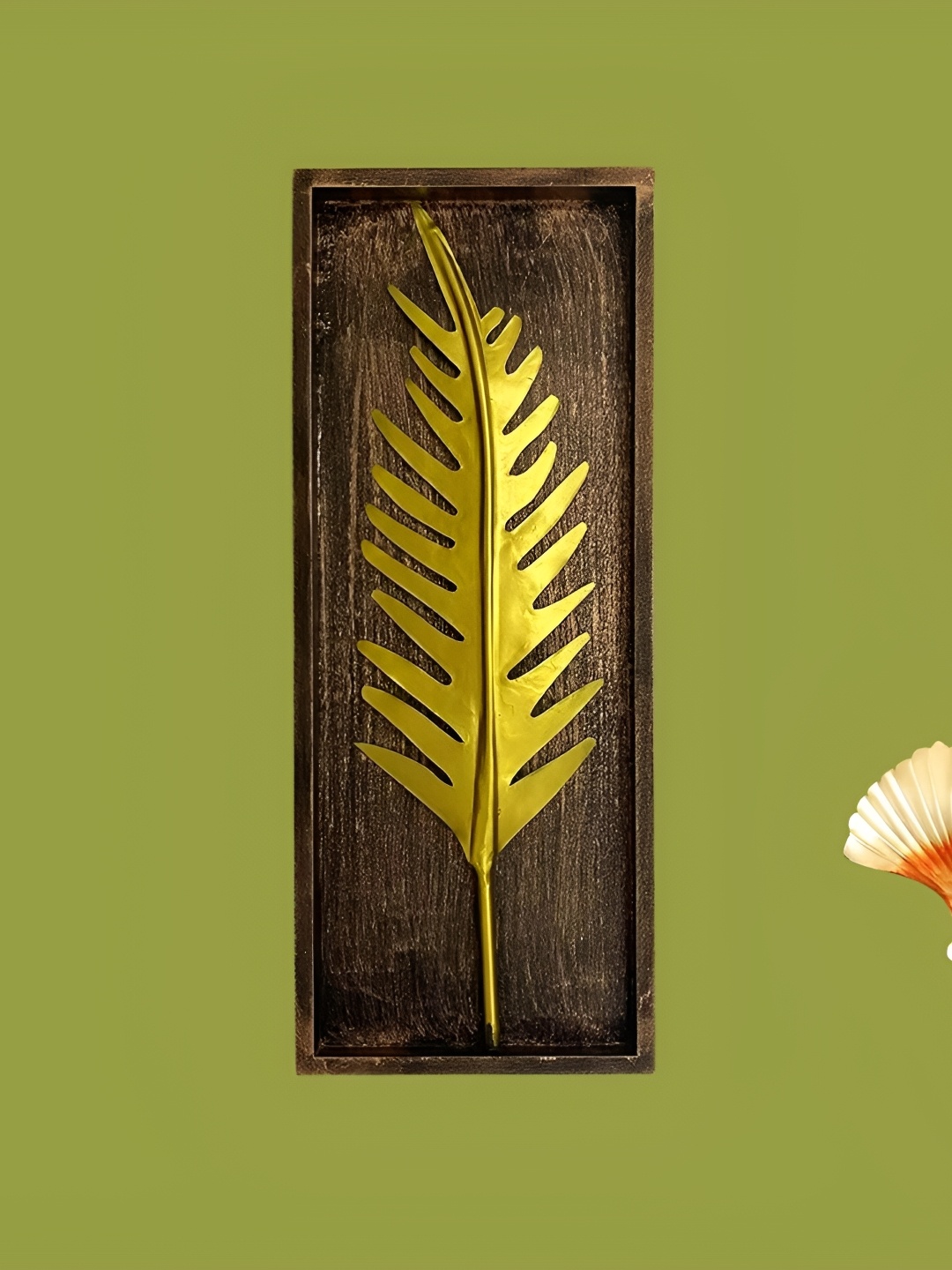 

ANSHIKA INTERNATIONAL Beige & Brown Leaf-Design Metal Wall Hanging