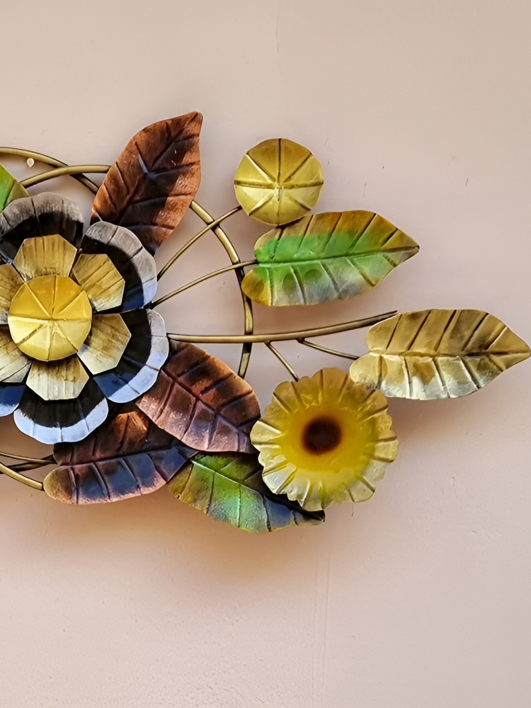 

ANSHIKA INTERNATIONAL Beige & Green Leaf Flower Hanging Wall Decor