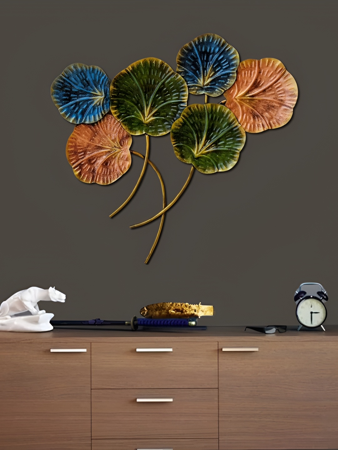

ANSHIKA INTERNATIONAL Beige & Green Leaf-Design Metal Wall Hanging Decor