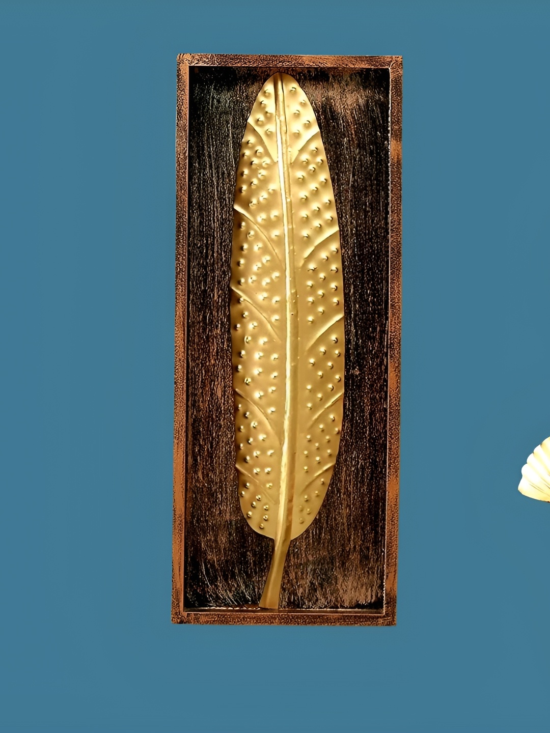 

ANSHIKA INTERNATIONAL Beige & Brown Leaf Metal Wall Hanging