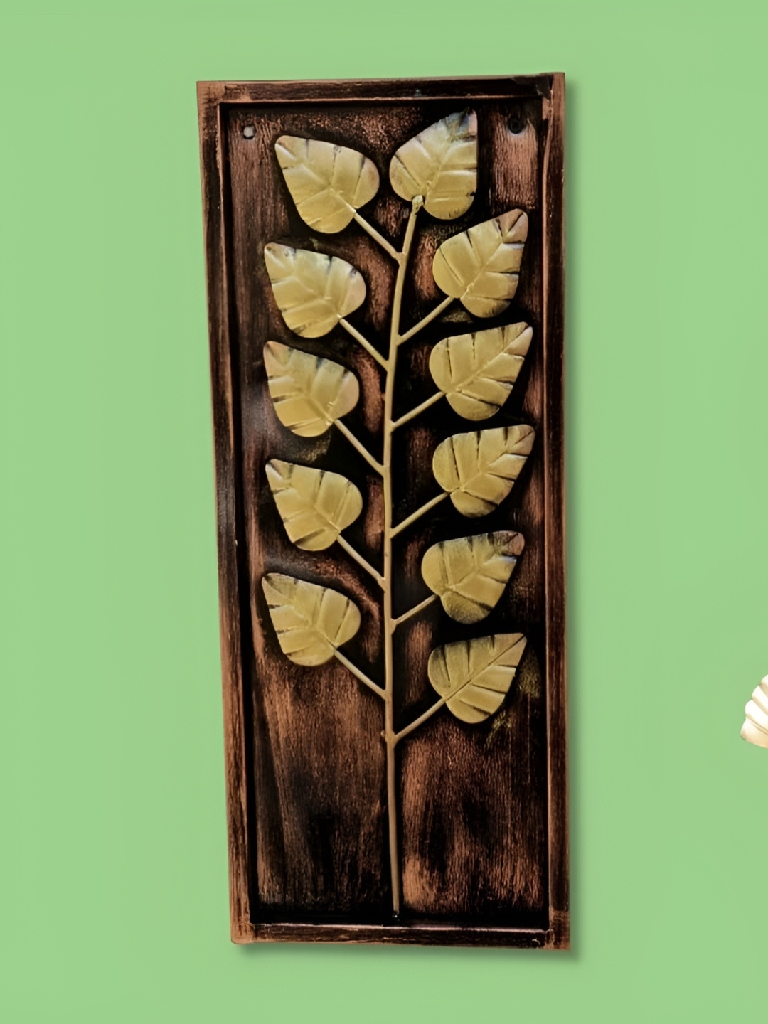 

ANSHIKA INTERNATIONAL Brown Textured Leaf Metal Wall Hanging Decor, Gold
