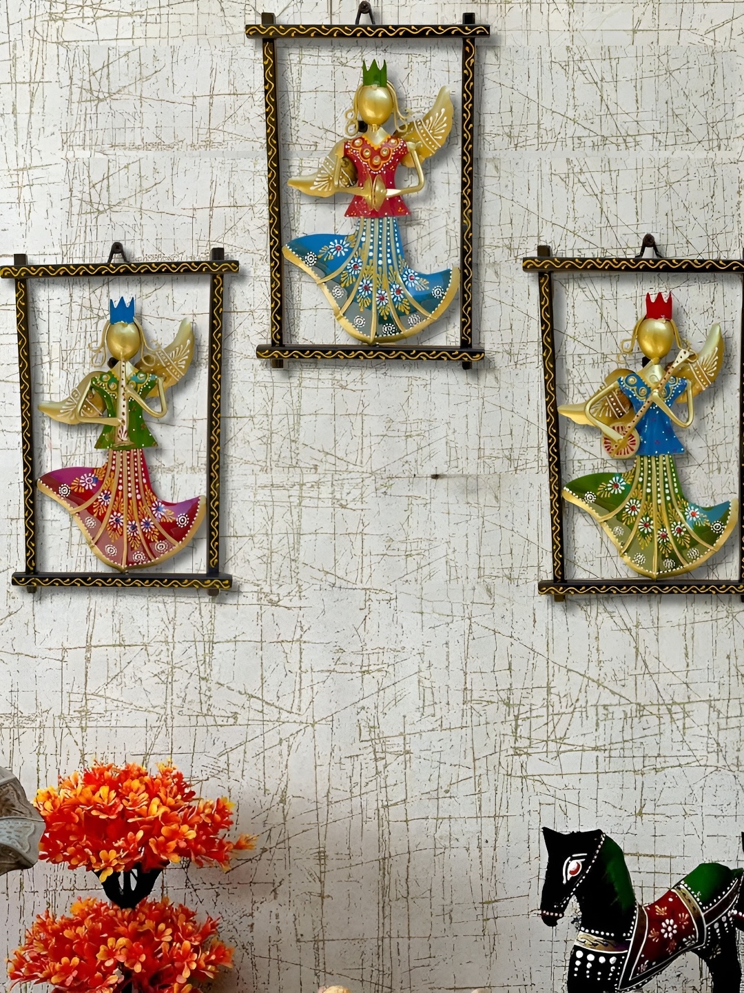 

ANSHIKA INTERNATIONAL 3-Pcs Beige & Blue 3 Pari Frame Hanging Wall Decor