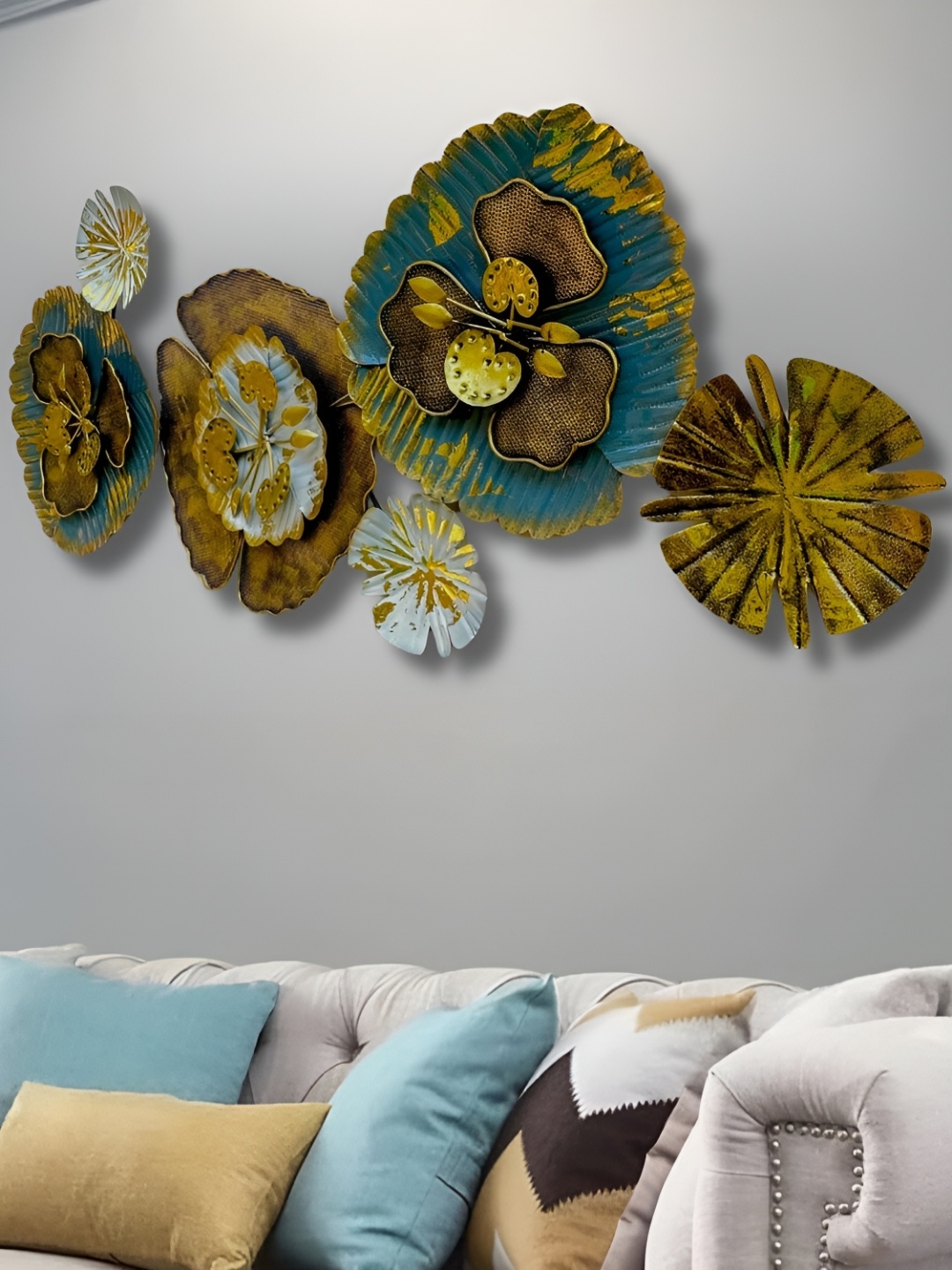 

ANSHIKA INTERNATIONAL Beige & Blue Flower Hanging Wall Decor