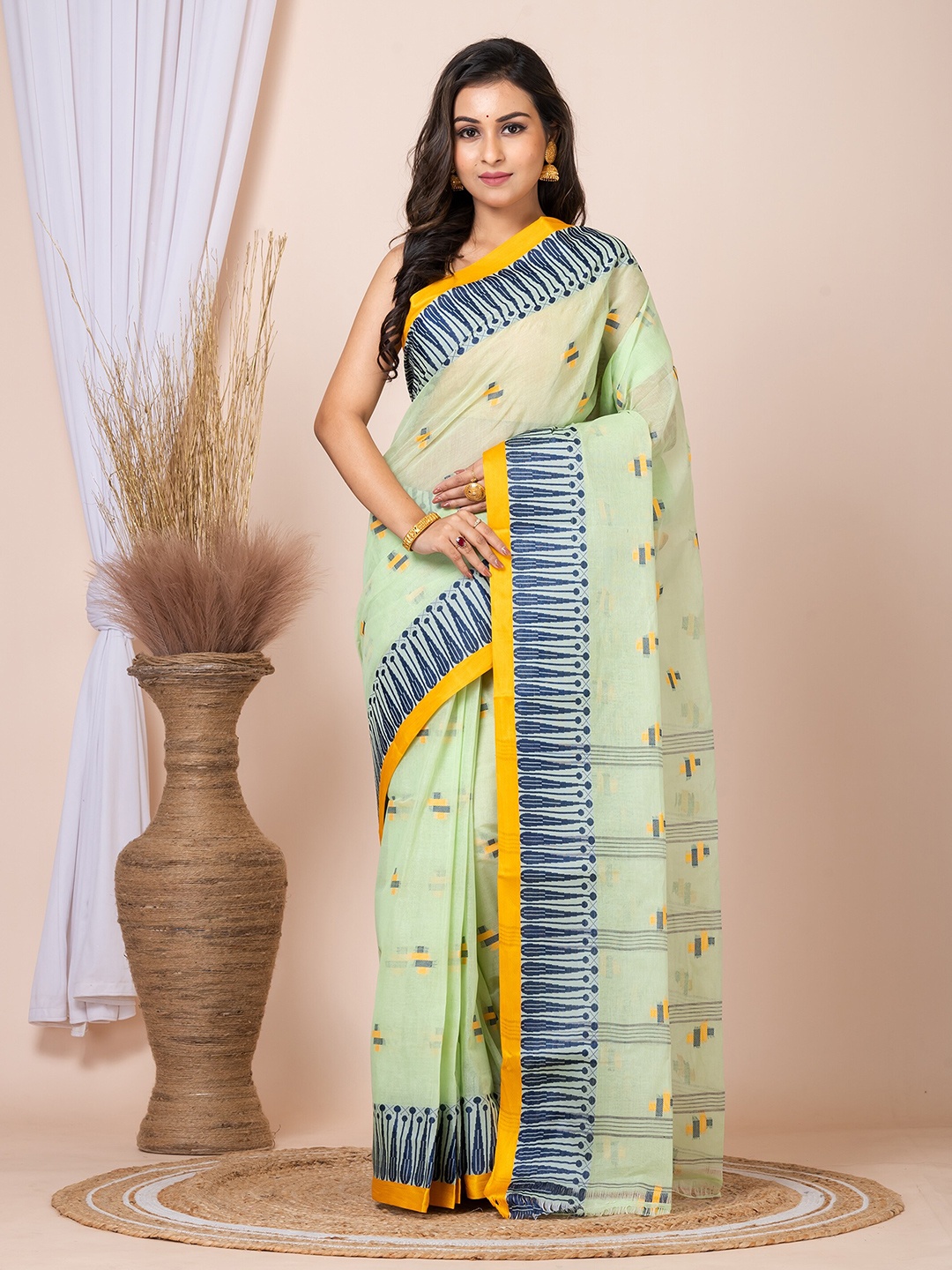 

Laa Calcutta Ethnic Motifs Pure Cotton Taant Saree, Green