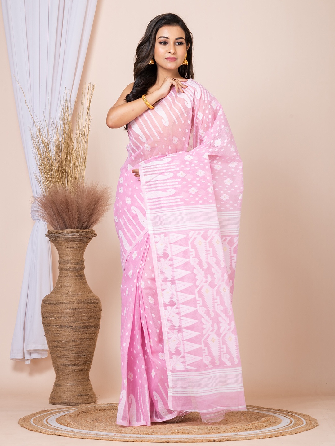 

Laa Calcutta Ethnic Motifs Pure Cotton Jamdani Saree, Pink