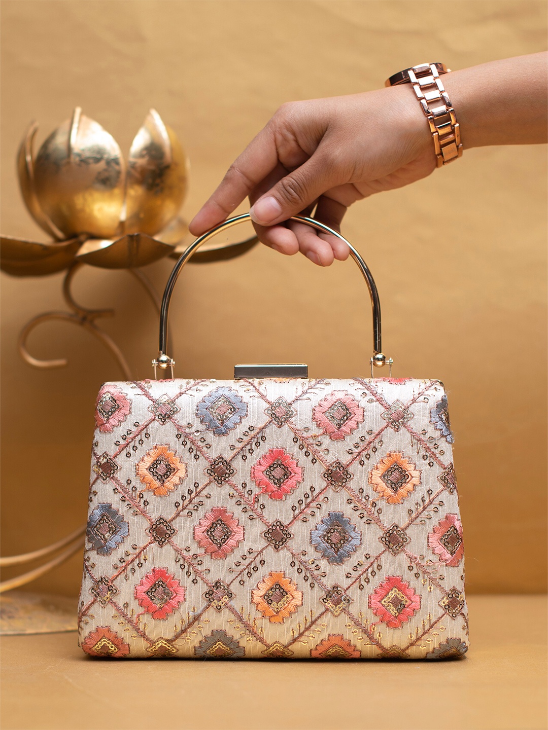 

ARTKLIM Embroidered Box Clutch, White