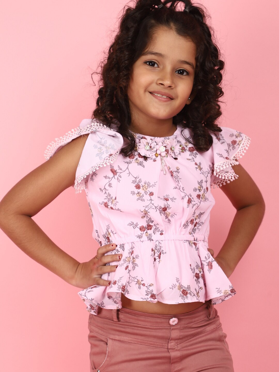 

V-Mart Girls Printed Flutter Sleeves Pure Cotton Top with Capris, Pink