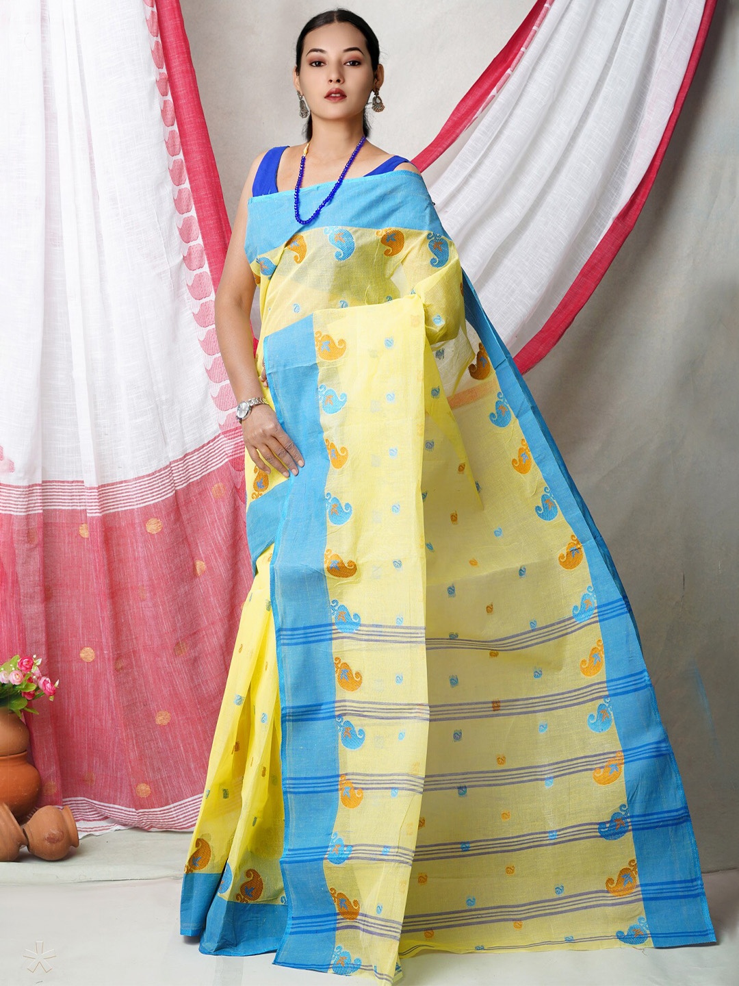 

Unnati Silks Woven Design Pure Cotton Jamdani Saree, Yellow