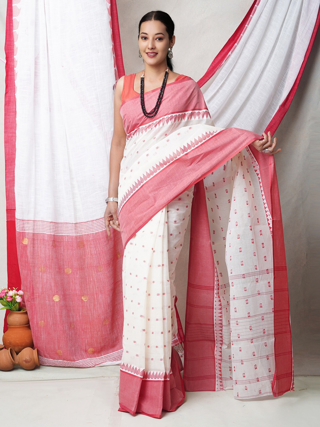 

Unnati Silks Ethnic Motifs Woven Design Handloom Pure Cotton Jamdani Saree, Cream