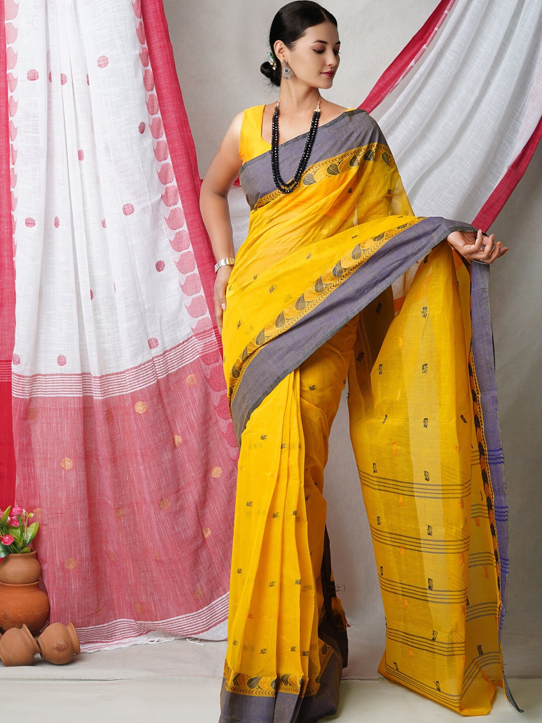 

Unnati Silks Ethnic Motifs Woven Design Handloom Pure Cotton Jamdani Saree, Yellow