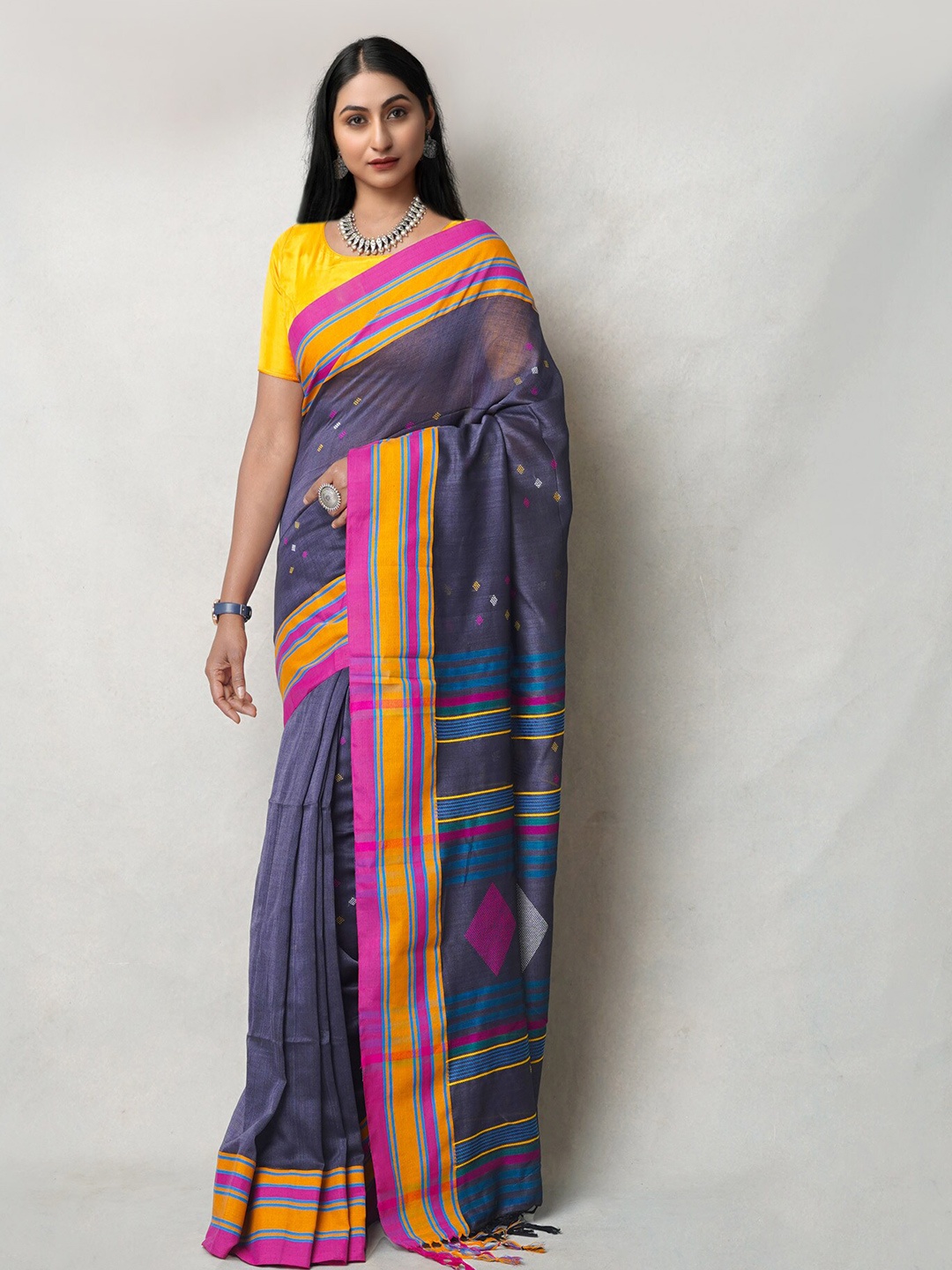 

Unnati Silks Ethnic Motifs Woven Design Handloom Pure Cotton Jamdani Saree, Grey