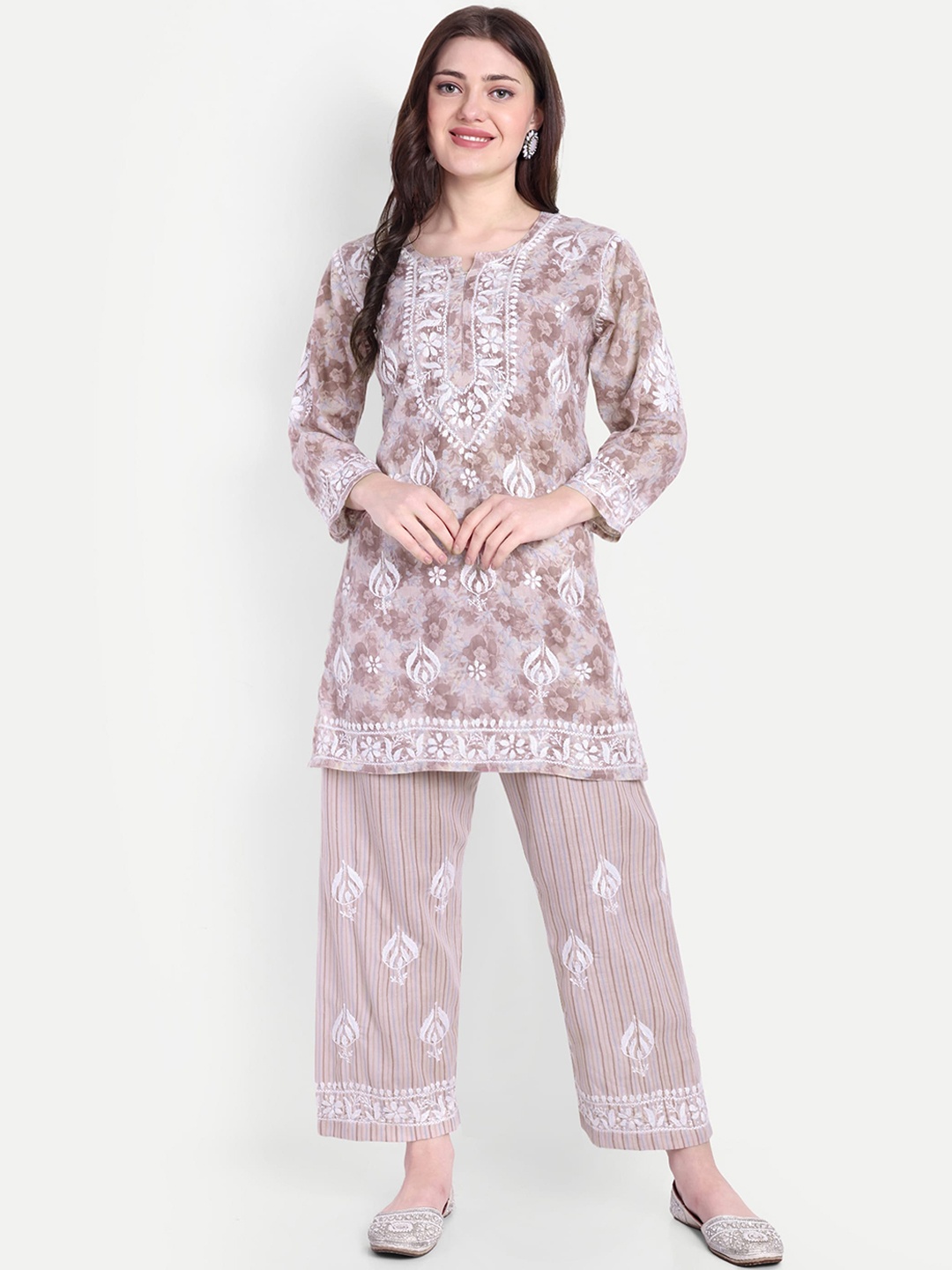 

Indiankala4u Floral Printed Chikankari Tunic & Trousers, Beige